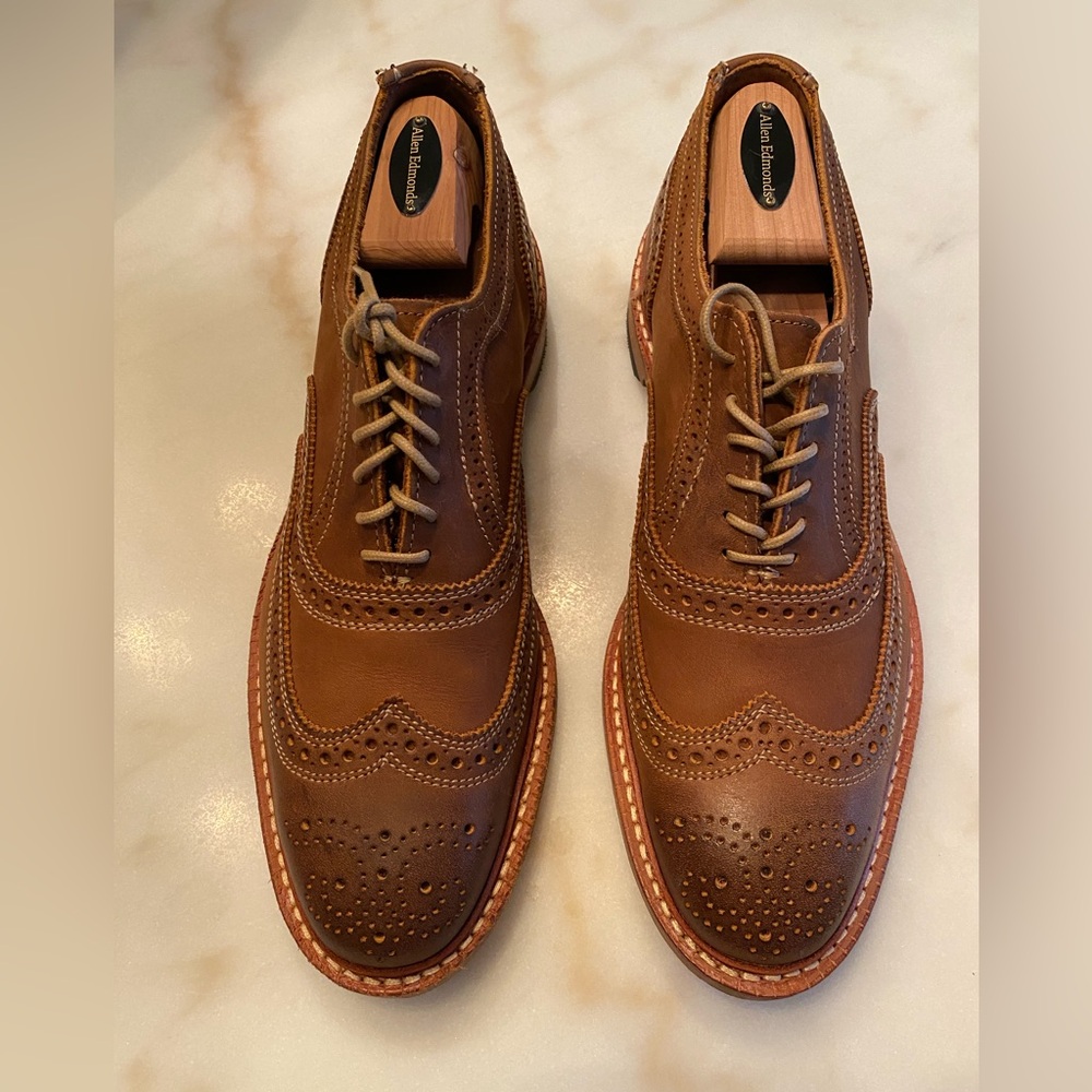 New Allen Edmonds Neumok Men’s Wingtip Oxford Dress Shoes, size 8.5 D
